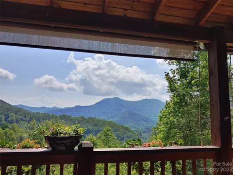 67 Little Peanut Dr, Sylva, NC 28779