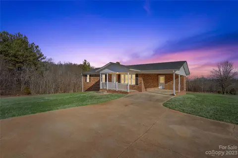 405 Sandy Run Church Rd, Mooresboro, NC 28114