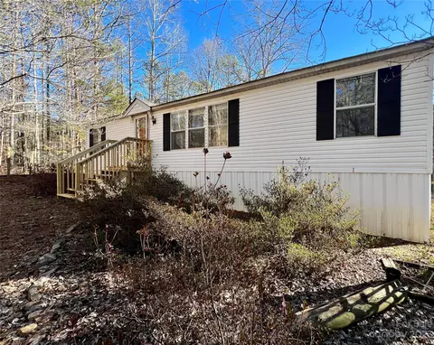 1295 Smith Woods Ln, Hickory Grove, SC 29717