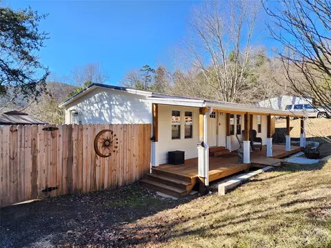 328 Camelia Ln, Asheville, NC 28806