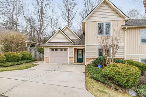 17 Bee Tree Village Pkwy, Swannanoa, NC 28778