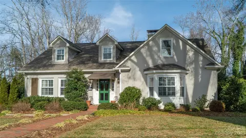 214 W Park Dr, Morganton, NC 28655