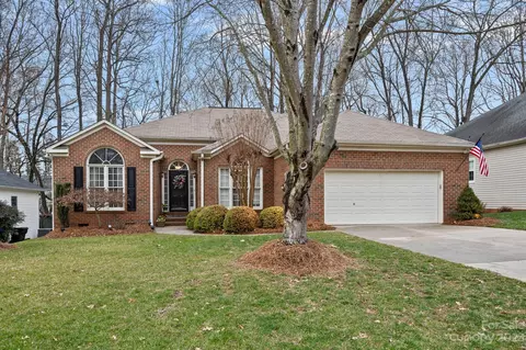 17434 Cambridge Grove Dr, Huntersville, NC 28078