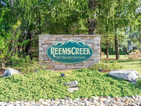 36 Hawtree Ct, Weaverville, NC 28787