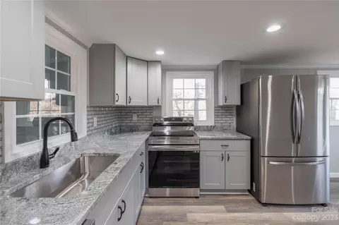 111 Fire Lane Ln, Stony Point, NC 28678