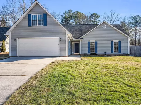 995 Thorncrest Ct, Fletcher, NC 28732