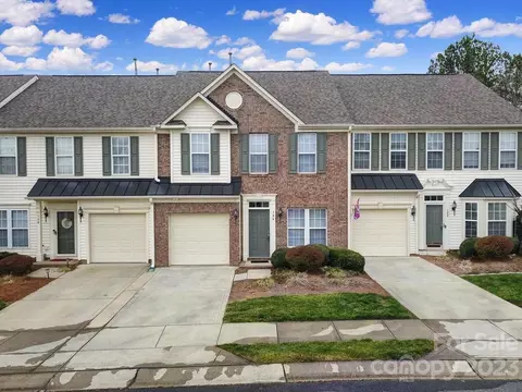 124 Autumn Falls Dr, Clover, SC 29710