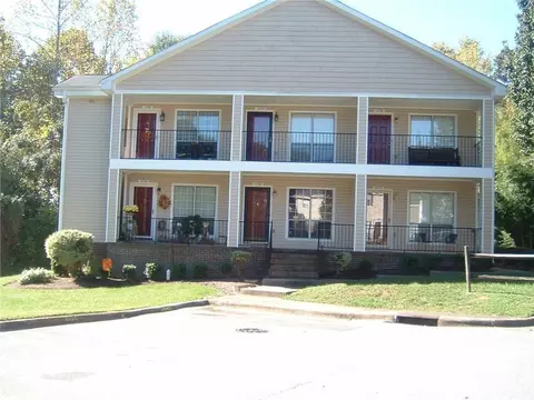 1052 Surry Ln, Gastonia, NC 28054