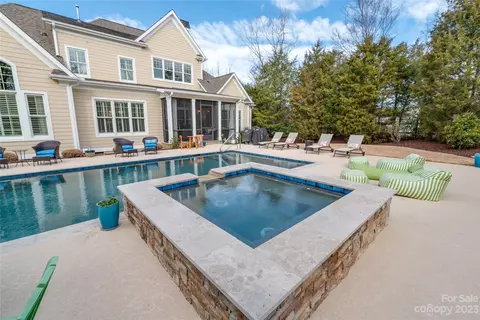 Exterior - 13606 Evening Primrose Dr, Davidson, NC 28036 photo 8 of 11