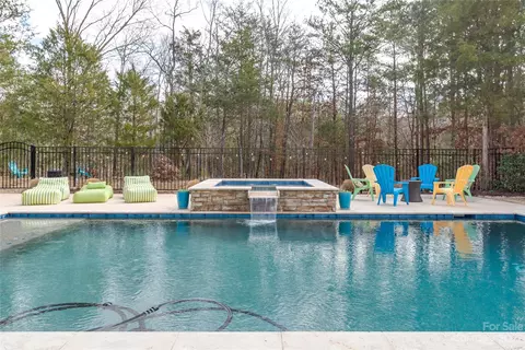 Exterior - 13606 Evening Primrose Dr, Davidson, NC 28036 photo 5 of 11