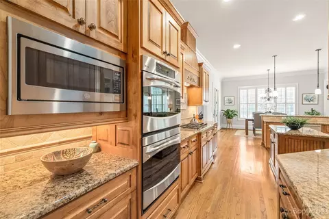 Kitchen - 13606 Evening Primrose Dr, Davidson, NC 28036 photo 6 of 7