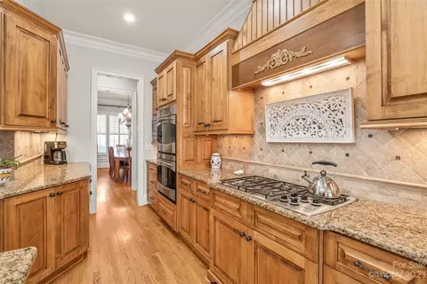 Kitchen - 13606 Evening Primrose Dr, Davidson, NC 28036 photo 5 of 7