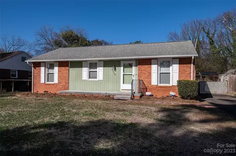 5116 Grapevine Dr, Charlotte, NC 28217