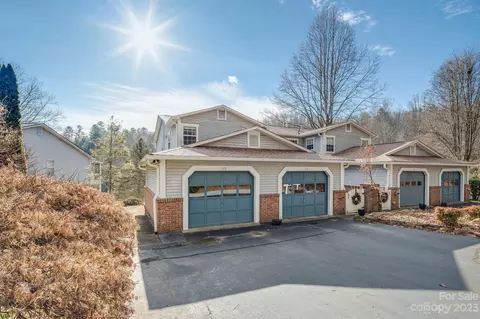 122 Lakeview Ct, Brevard, NC 28712
