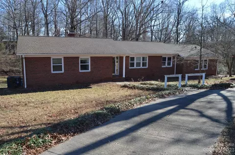 105 Spicewood Cir, Troutman, NC 28166