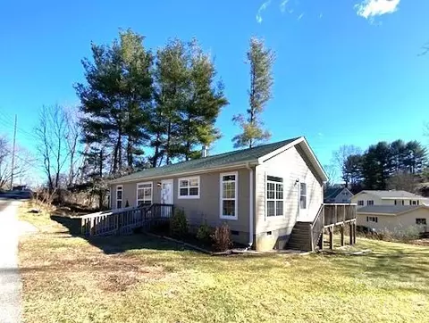 70 Westbrook Cir, Clyde, NC 28721