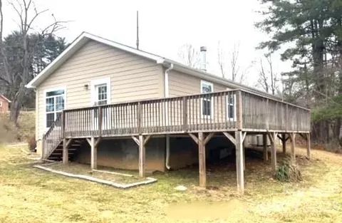 70 Westbrook Cir, Clyde, NC 28721 photo 7