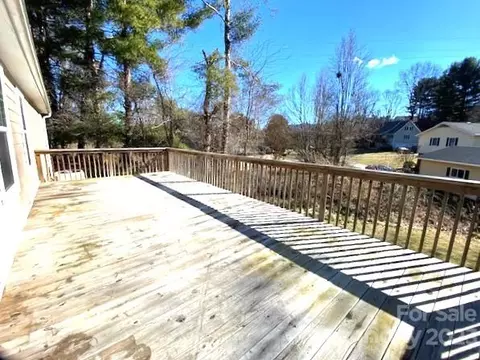 70 Westbrook Cir, Clyde, NC 28721 photo 6