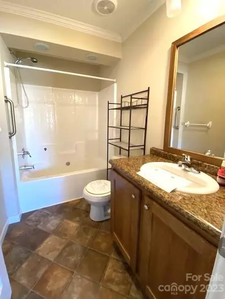70 Westbrook Cir, Clyde, NC 28721 photo 13