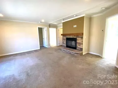 70 Westbrook Cir, Clyde, NC 28721 photo 4