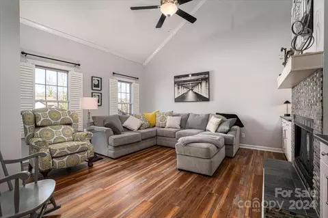 Living - 907 3rd Street Ne Pl NE, Conover, NC 28613 photo 4 of 4