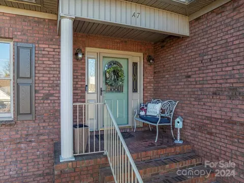 Exterior - 907 3rd Street Ne Pl NE, Conover, NC 28613 photo 2 of 6