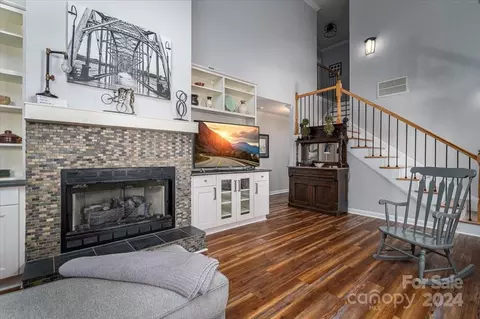 Living - 907 3rd Street Ne Pl NE, Conover, NC 28613 photo 1 of 4