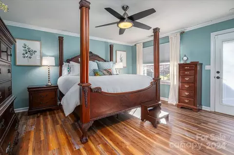 Bedroom - 907 3rd Street Ne Pl NE, Conover, NC 28613 photo 2 of 5