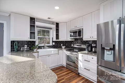 Kitchen - 907 3rd Street Ne Pl NE, Conover, NC 28613 photo 2 of 5