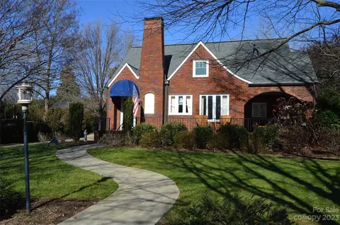 909 Sherwood Ln, Statesville, NC 28677