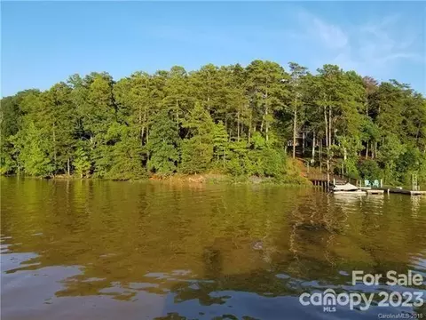 205 Kingfisher 24 Ct #24, Badin Lake, NC 28127