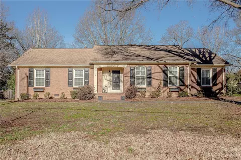 6914 Yorktowne Dr, Charlotte, NC 28226