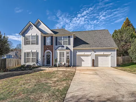 11213 Golden Dr, Charlotte, NC 28216