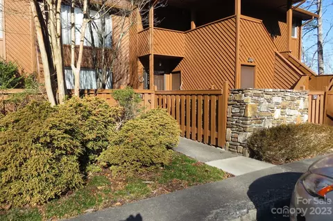47 W Woodsong Ln, Brevard, NC 28712