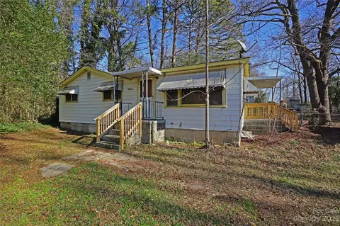 2024 Juniper Dr, Charlotte, NC 28269