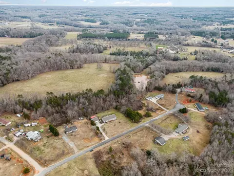 3559 New Potato Dr, Kannapolis, NC 28083