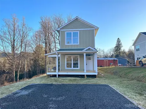 1003 Padgett Pl, Black Mountain, NC 28711