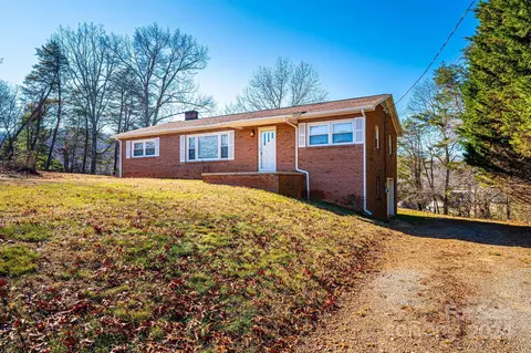 3846 Powell S Dr S, Hickory, NC 28602