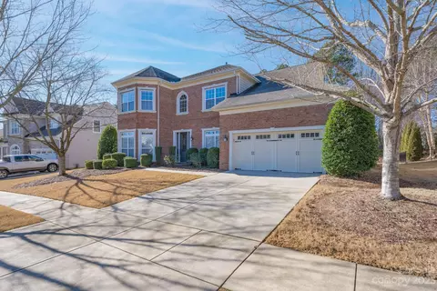 657 Quicksilver Trl, Fort Mill, SC 29708 photo 2
