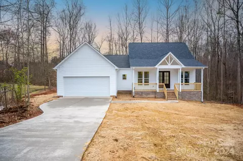 117 Riverton Dr, Statesville, NC 28625