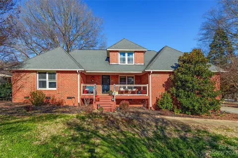 5669 Saint James Ln, York, SC 29745