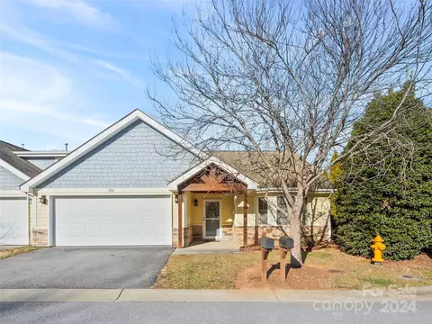 30 Kaylor Dr, Arden, NC 28704