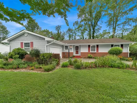 65 Far Hills Ter, Brevard, NC 28712