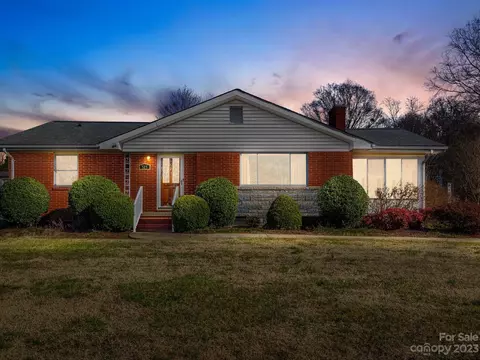 515 Brotherhood St, Salisbury, NC 28146