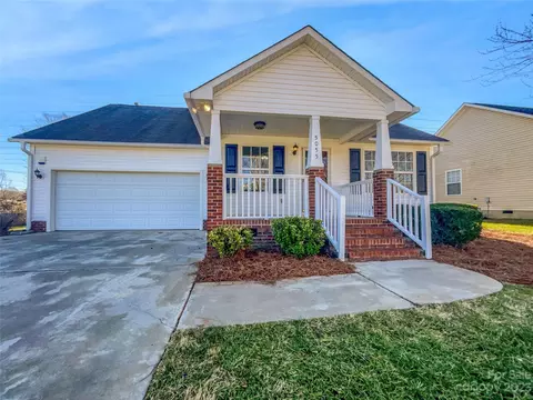 5055 Drake Pond Ln, Rock Hill, SC 29732