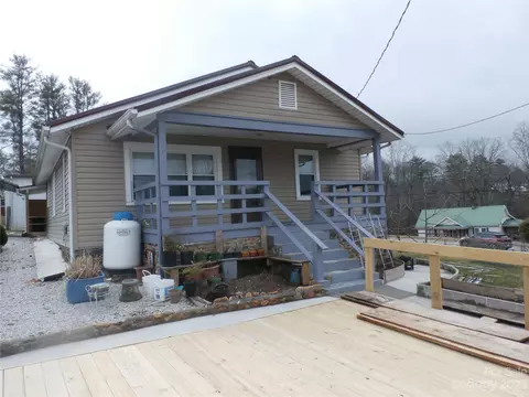 4 Tappan St, Spruce Pine, NC 28777
