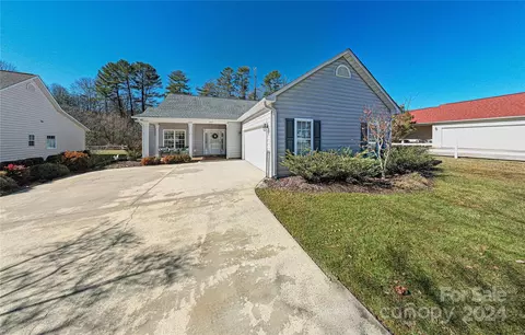 257 Cambridge Dr, Brevard, NC 28712