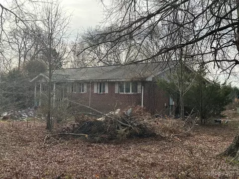 2235 Mccraw Rd, Mooresboro, NC 28114