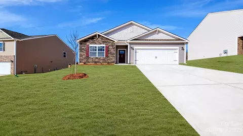 101 Farmwood Trl, Waynesville, NC 28786