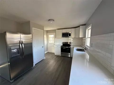 614 Chestnut St, Stanley, NC 28164 photo 3